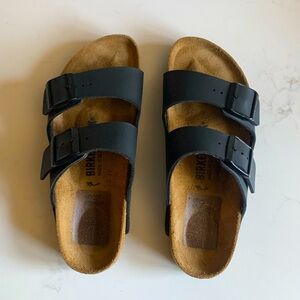 Birkenstock Arizona Slides in Black sz 38